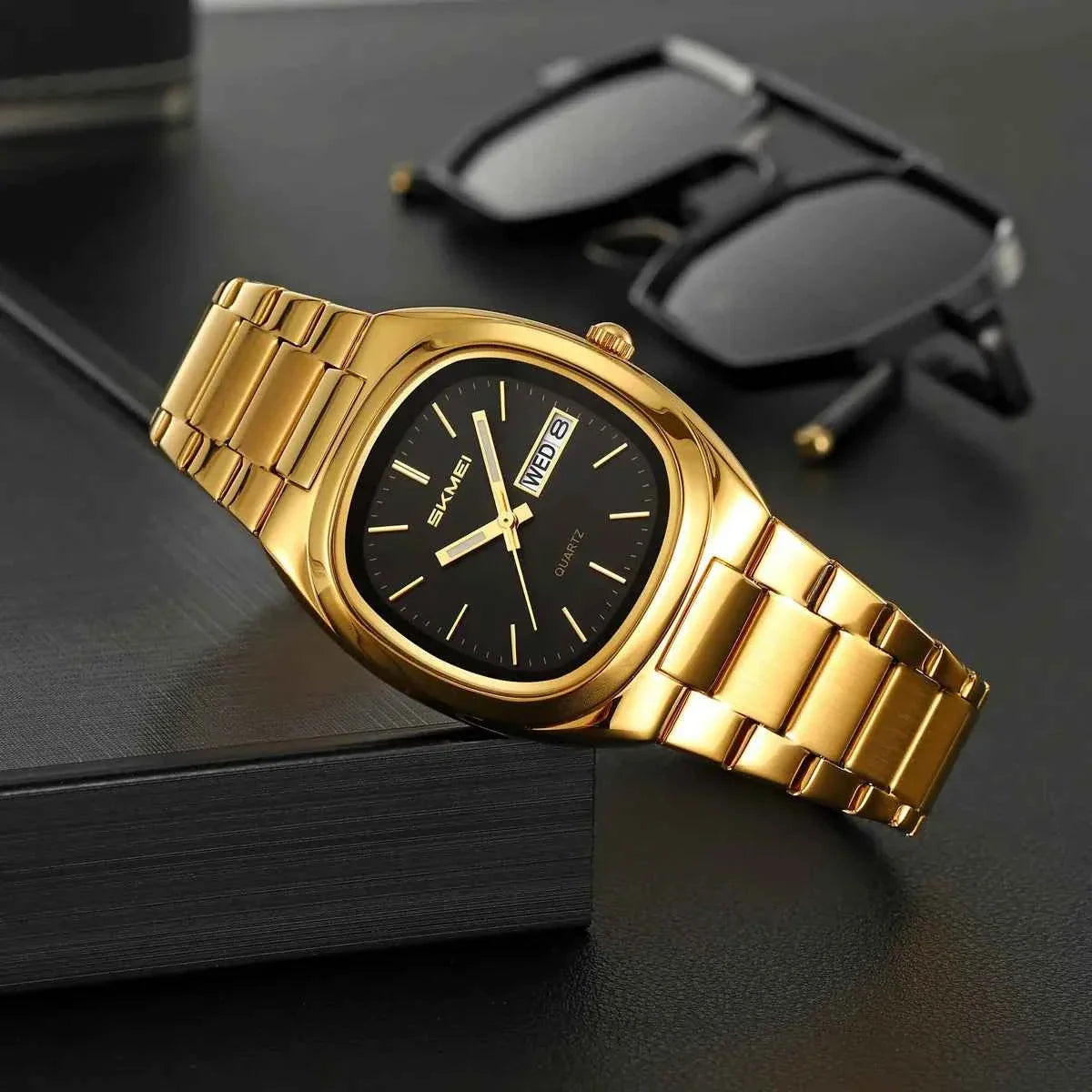 SKMEI 2420 Unisex Analog Quartz Day-Date Watch - Gold/Black