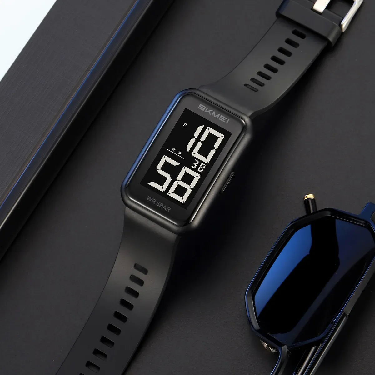 SKMEI 2510 Slim Digital Watch - black/black