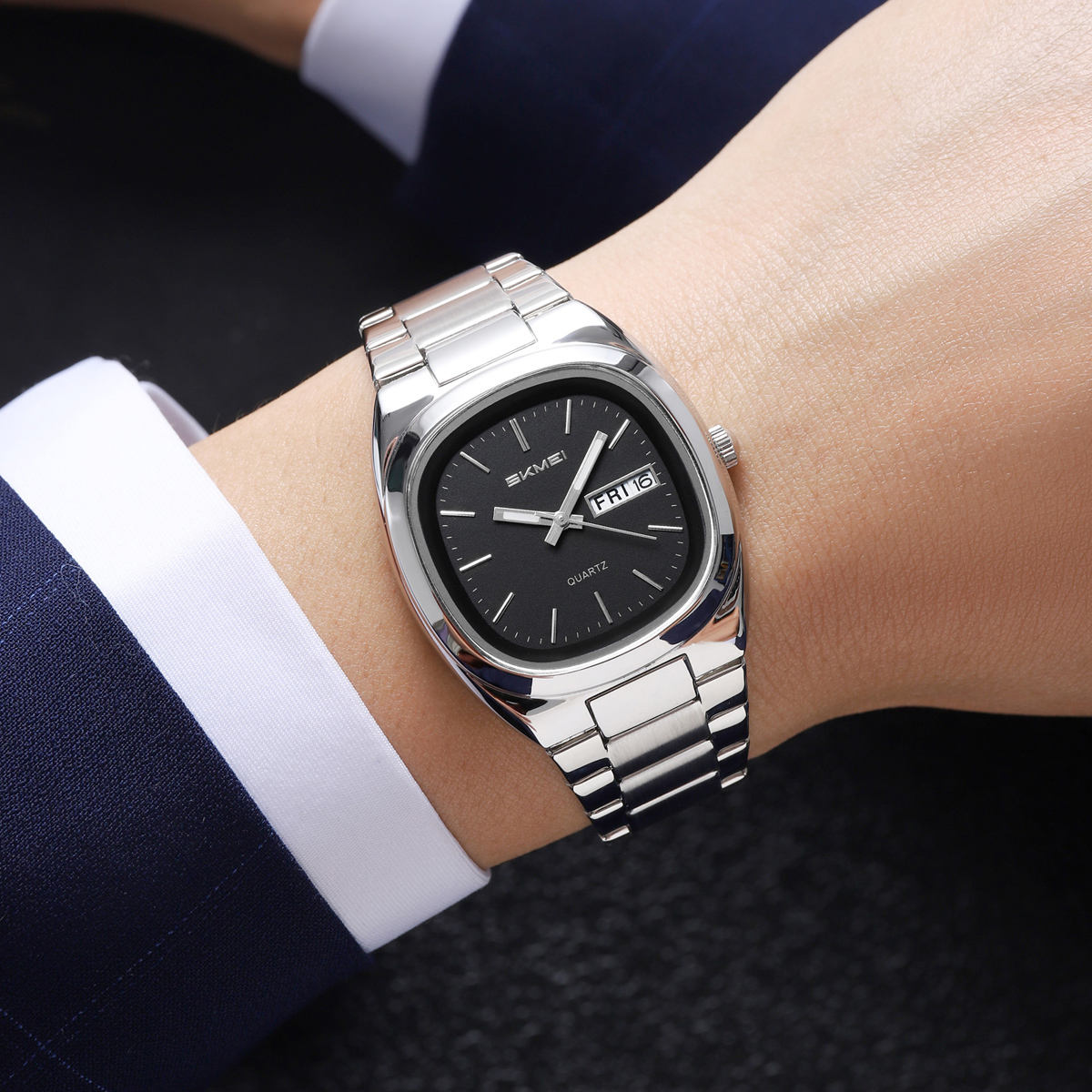 SKMEI 2420 Unisex Analog Quartz Day-Date Watch - Silver/Black image 0